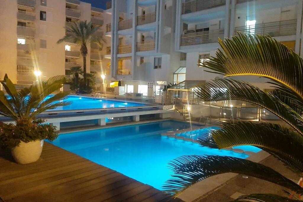 Apartamento En El Centro De Salou Luaran gambar