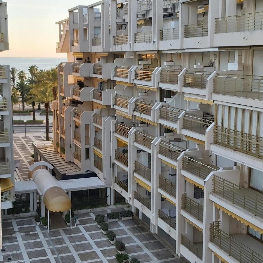Apartamento En El Centro De Salou Luaran gambar