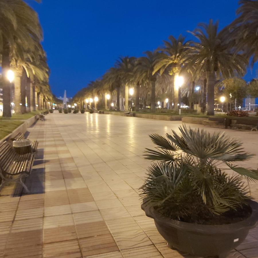 Apartamento En El Centro De Salou Luaran gambar