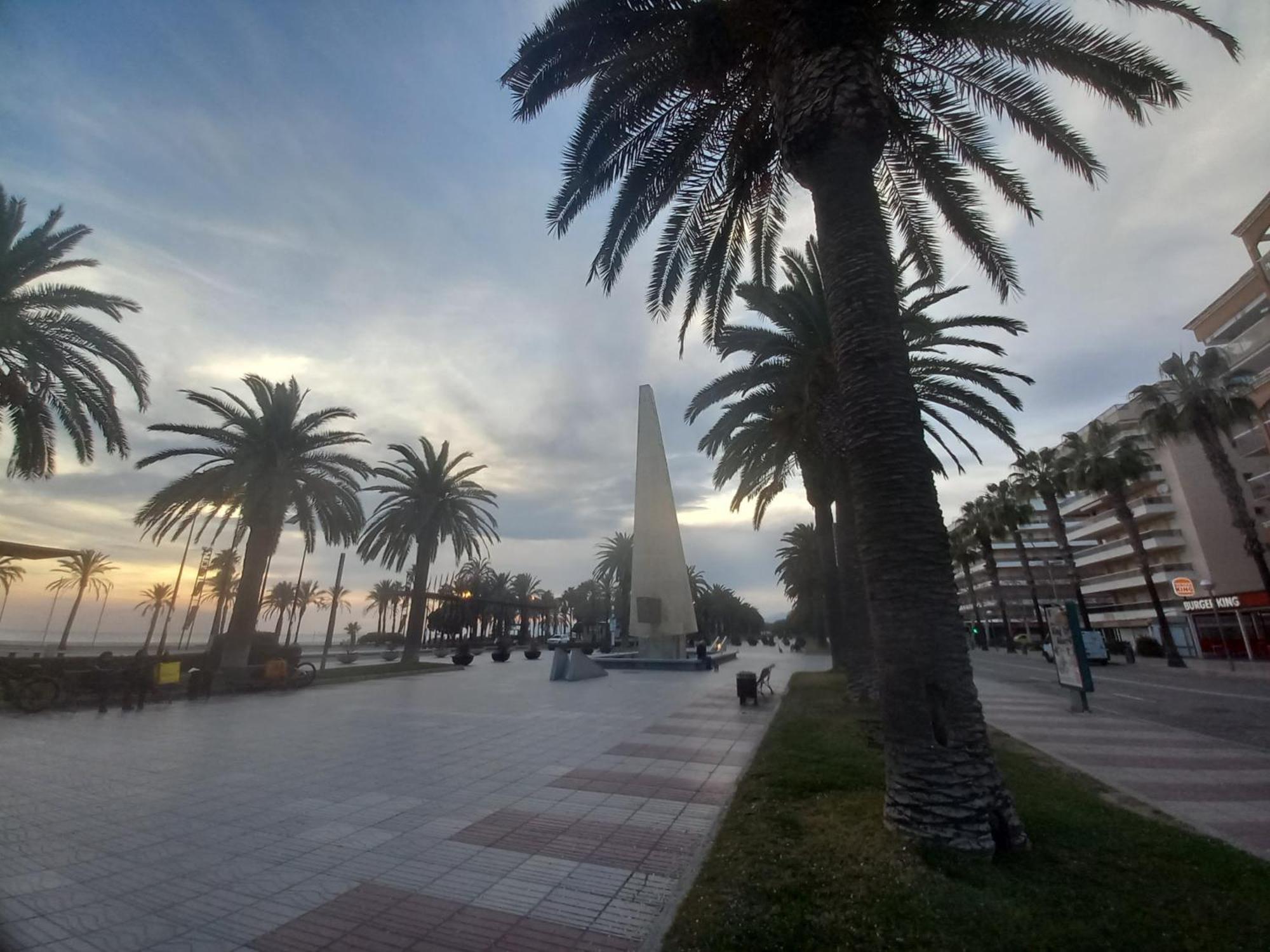 Apartamento En El Centro De Salou Luaran gambar
